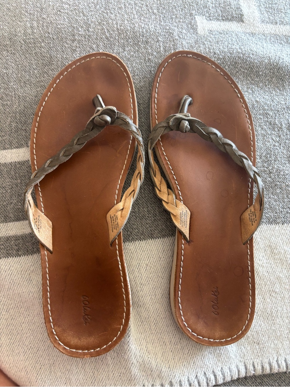 OluKai Kahiko Women's Sandals Full-Grain Leather Flip-Flop Thong Size 8